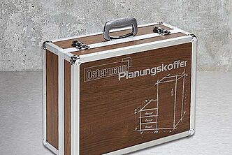 Koffer im Holz Design